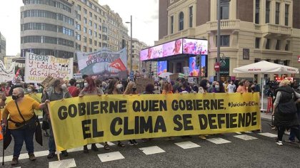 Miles de jóvenes se movilizan en el Estado español contra el capitalismo que destruye el planeta