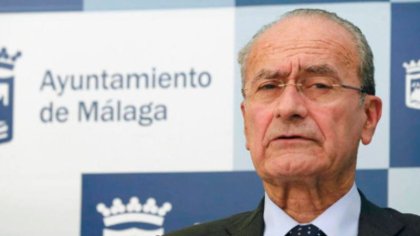 Francisco de la Torre, alcalde de Málaga, se rodea de franquistas en un acto en homenaje al fascismo en la Guerra Civil