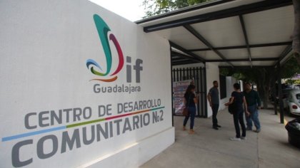 Protestan contra despidos en el DIF Guadalajara 