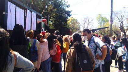 Quilmes: Trabajadoras de la Clínica del Niño de Solano movilizaron al Municipio