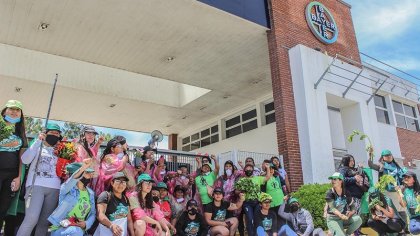 Trabajadoras de la tierra protestaron frente a Bayer-Monsanto: "Matan y envenenan"