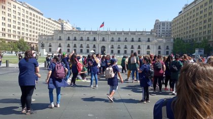 Movilización nacional en Integra: El gobierno de "los niños primeros en la fila" quita bonos a trabajadoras de jardines