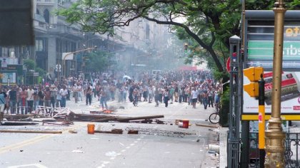 El fantasma de las jornadas revolucionarias del 2001 en Argentina