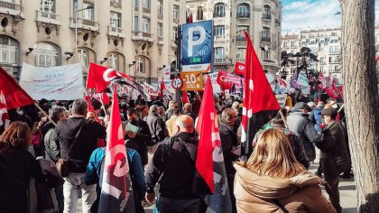 Movilización del sindicalismo alternativo en el Congreso contra la reforma laboral de Yolanda Díaz - YouTube