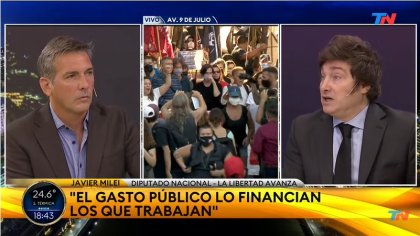 Milei, molesto por la protesta contra el FMI, dijo que los piquetes son un tema de "inseguridad"