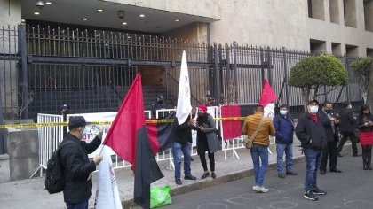 Jóvenes y docentes exigen solución tras casi dos años de la huelga del Sutnotimex