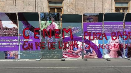 Normalistas se manifiestan el 8M, exigen estabilidad laboral y denuncian represión