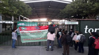 Trabajadores del Conalep en Torreón exigen homologación