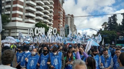 #24M El Frente de Todos marcha después del acuerdo con el FMI - YouTube