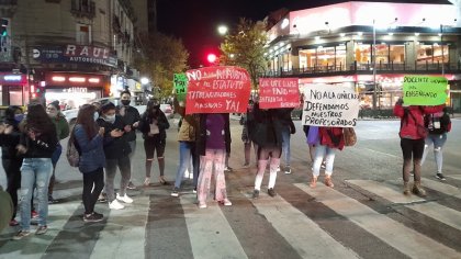 Estudiantes y docentes del Normal 11 se manifestaron contra la reforma del estatuto docente