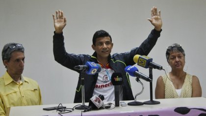 Rueda de prensa: hablan el ferrominero Rodney Álvarez y padres del controlador aéreo Guillermo González