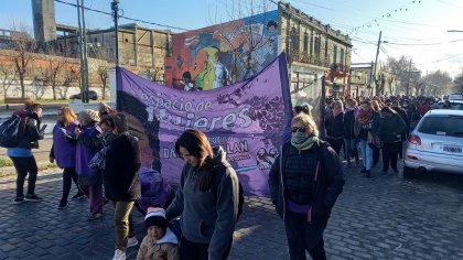 Mujeres movilizadas: "En Berisso también marchamos por nostras"