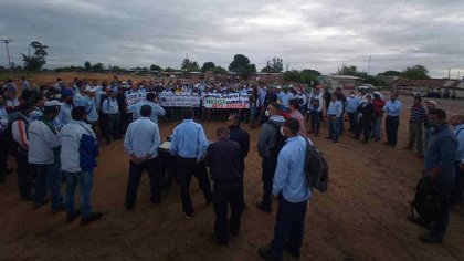 Asamblea general y protesta de los trabajadores de Masisa en la planta Macapaima por sus reclamos