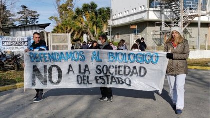 La Plata: trabajadores del Instituto Biológico continúan diciendo No a la Sociedad de Estado - YouTube