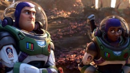 La película "Lightyear" será censurada en 14 países por un beso lésbico