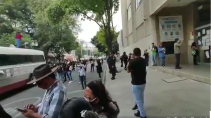 Sección 9 de la CNTE bloquea Direción General Adjunta de Recursos Humanos Iztapalapa