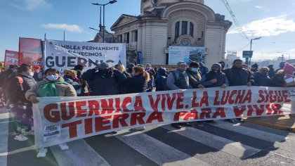 Continúa la lucha por tierra: "Larroque, no te conozco la cara, queremos una reunión con vos"