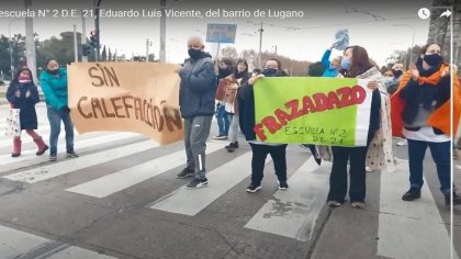 Frazadazo en la escuela N° 2 D.E. 21, Eduardo Luis Vicente, del barrio de Lugano - YouTube