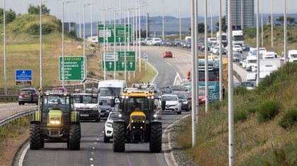 Manifestaciones en Reino Unido bloquean autopistas contra el aumento de los combustibles