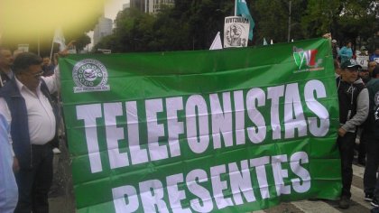 Telefonistas marchan por Ayotzinapa