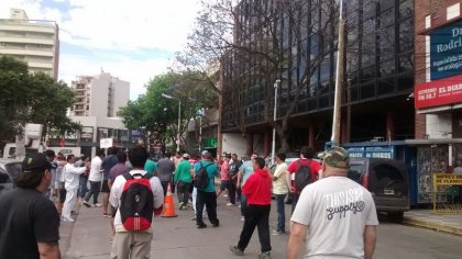 Cresta Roja: masiva movilización a la Municipalidad de Esteban Echeverría