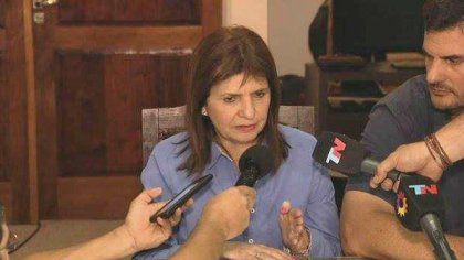 Patricia Bullrich aclara y oscurece