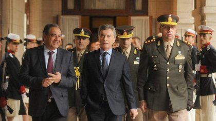 Día del Ejército: Macri prometió a las FF. AA. mismos aumentos que todos los estatales