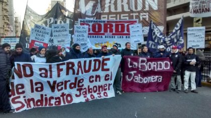 Trabajadores jaboneros cortaron Corrientes y Callao contra el fraude en el sindicato