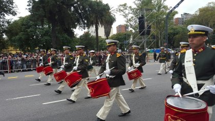 “Déjà vu” macrista: las Fuerzas Armadas recorren las calles de Buenos Aires