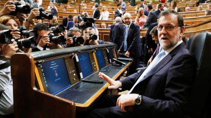 Rajoy, a la espera de un guiño real para seguir en la Moncloa