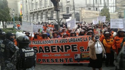  Alcaldía de La Paz atenta contra los derechos laborales de los trabajadores de Aseo Urbano 