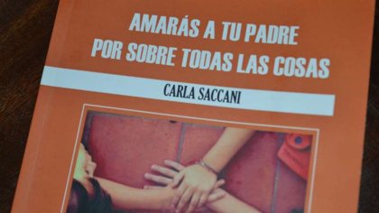 Carla Saccani: “Quise poner en perspectiva el cinismo de los ‘90”