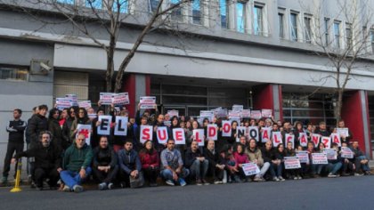 Clarín quiere reducir su planta: los trabajadores resisten