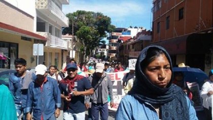 Marcharon Normalistas de Ayotzinapa en Chilpancingo