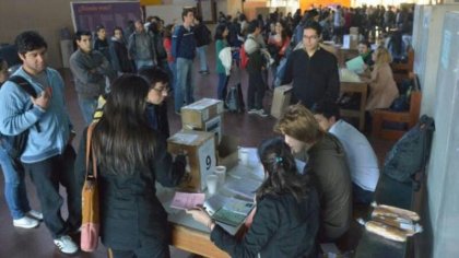 Cientos de estudiantes rechazan un proyecto del radicalismo universitario