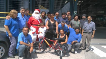 Papá Noel existe: es un chofer jubilado de la línea 60