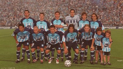 Hace 15 años, Racing daba la vuelta olímpica más esperada