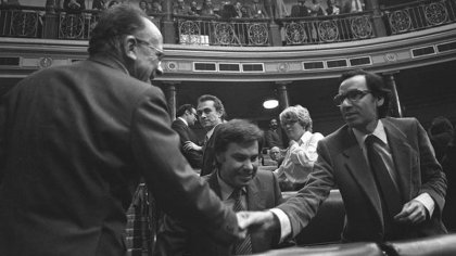 Santiago Carrillo temía la “Revolución de los Claveles” y defendió la permanencia de la OTAN en 1975