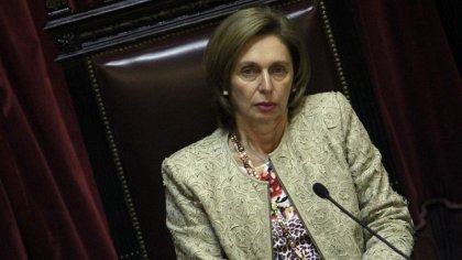 Beatriz Rojkés se “olvidó” de los bussistas que se sumaron al alperovichismo