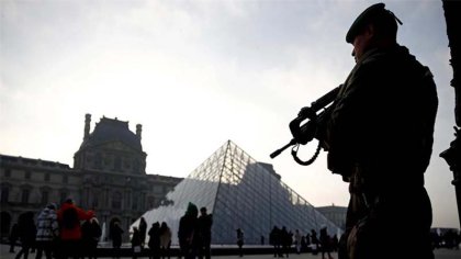 Después del ataque en el Louvre aumenta la campaña islamófoba en Francia