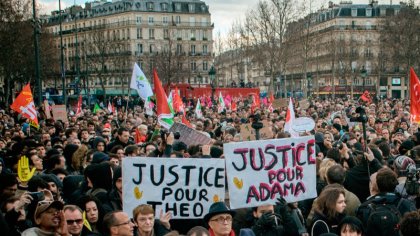 Miles se manifestaron en París contra la violencia policial