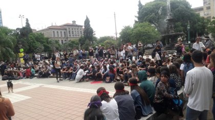 Córdoba: estudiantes del Manuel Belgrano dieron una clase en las calles