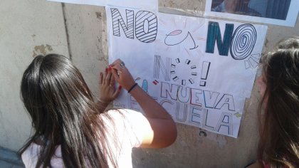 Docentes toman delegación de educación en General Roca contra la reforma educativa