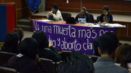 Exitoso foro debate sobre el derecho al aborto 