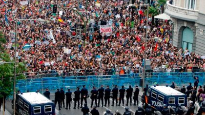 El gobierno deberá indemnizar a una joven golpeada por la policía en ‘Rodea el Congreso'