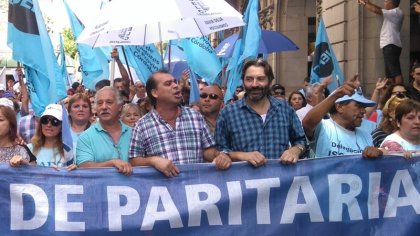 Trabajadores de la educación y sus representantes políticos