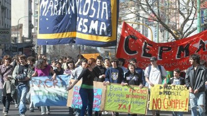 No más Policía en las escuelas, defendamos la educación pública 