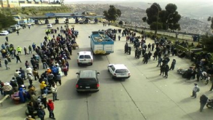 La Paz paralizada por el transporte privado sindicalizado