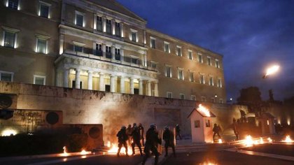 Se incrementan las protestas en Grecia contra el “cuarto memorándum”