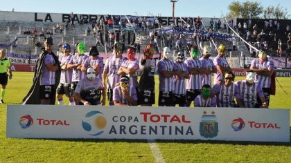 Los héroes de Sacachispas rescataron al fútbol